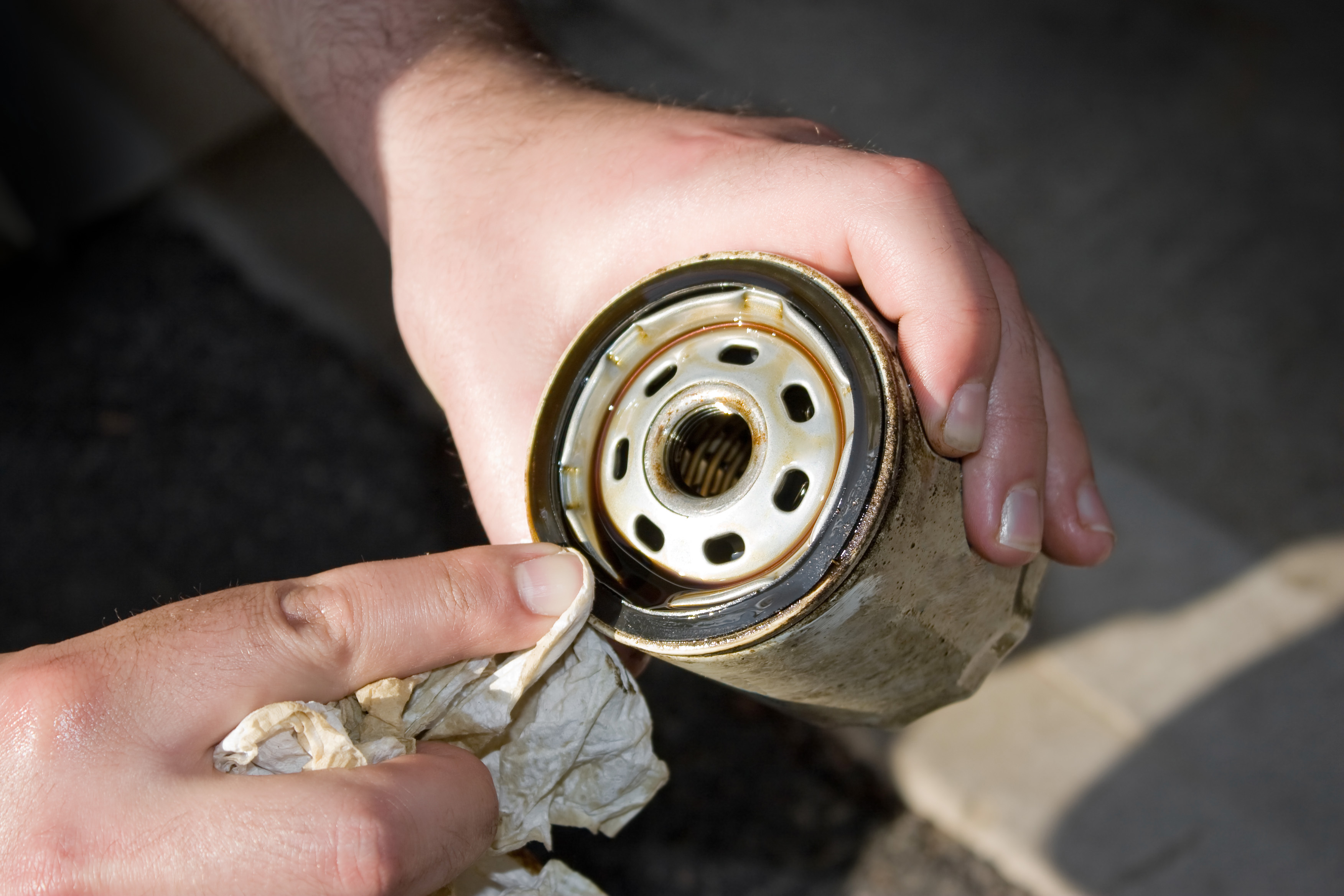How oil filters work